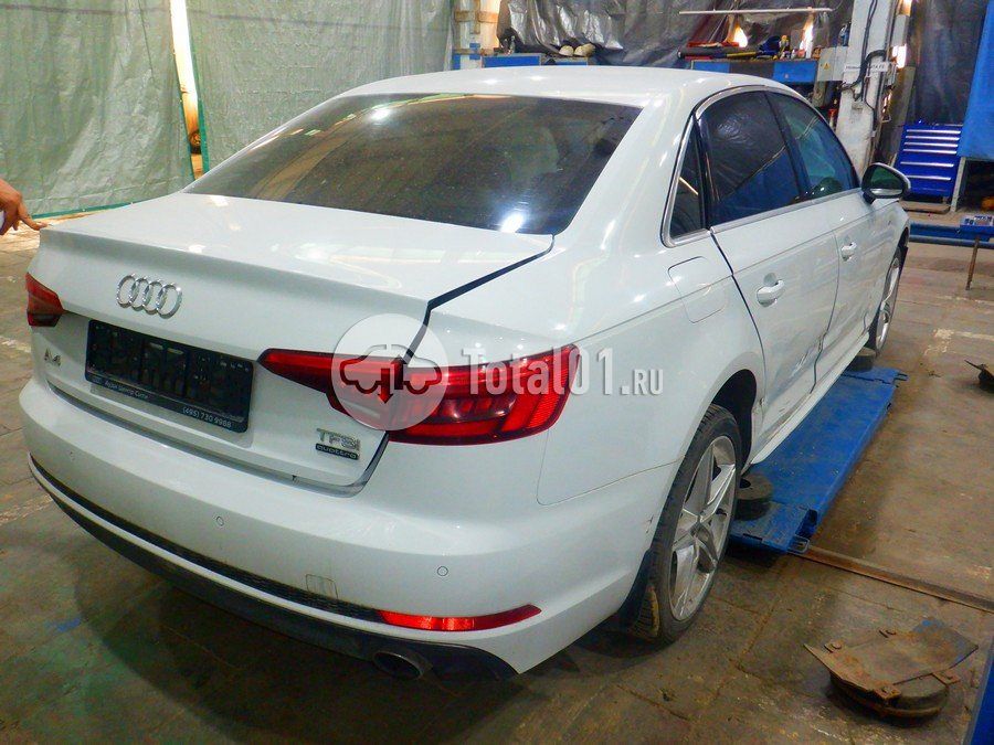 Фото Audi A4 16