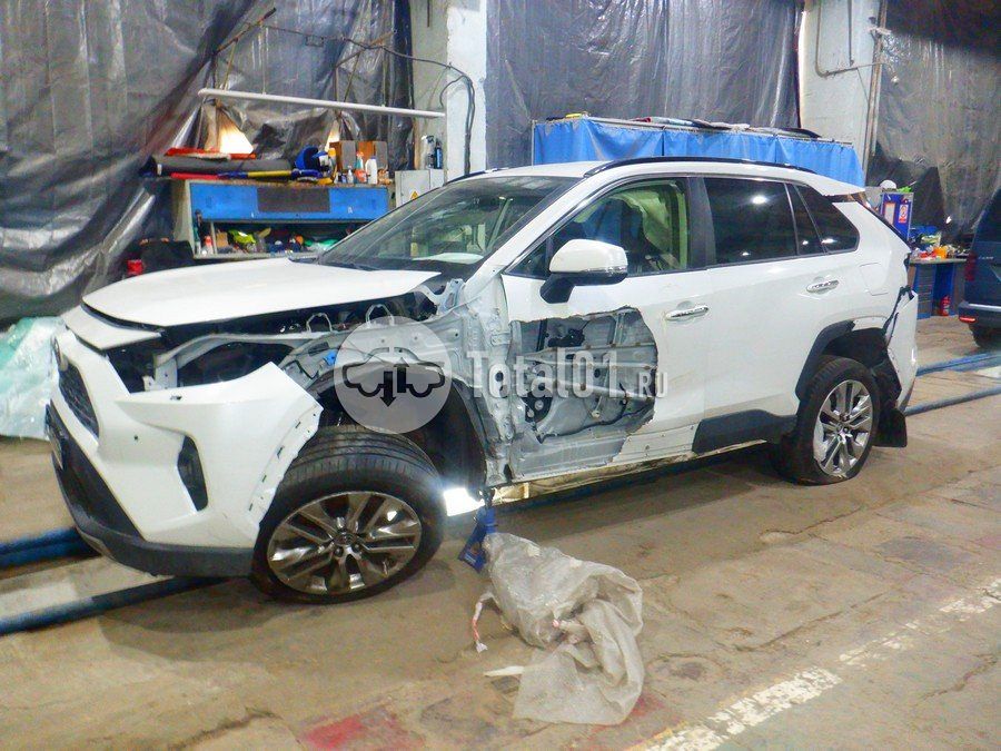Фото Toyota RAV4 8