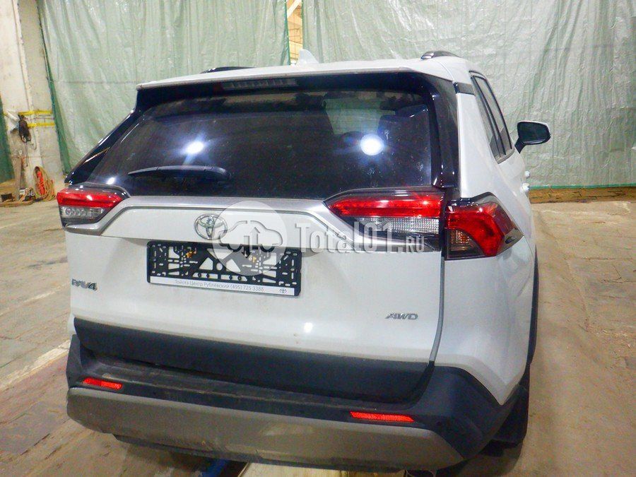 Фото Toyota RAV4 14