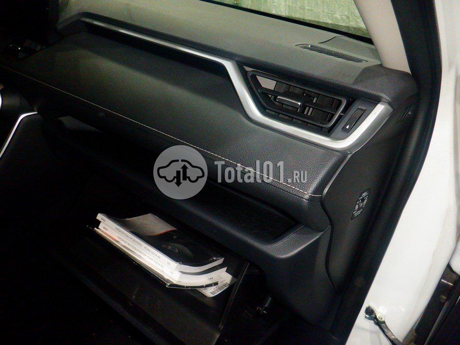 Фото Toyota RAV4 28