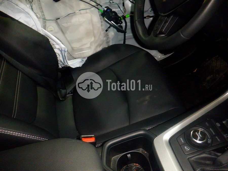 Фото Toyota RAV4 38