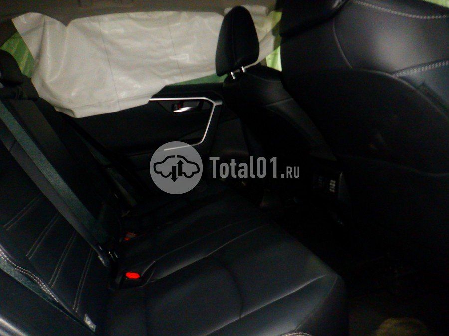 Фото Toyota RAV4 48