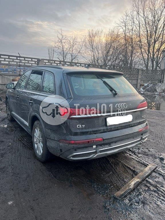 Фото Audi Q7 8