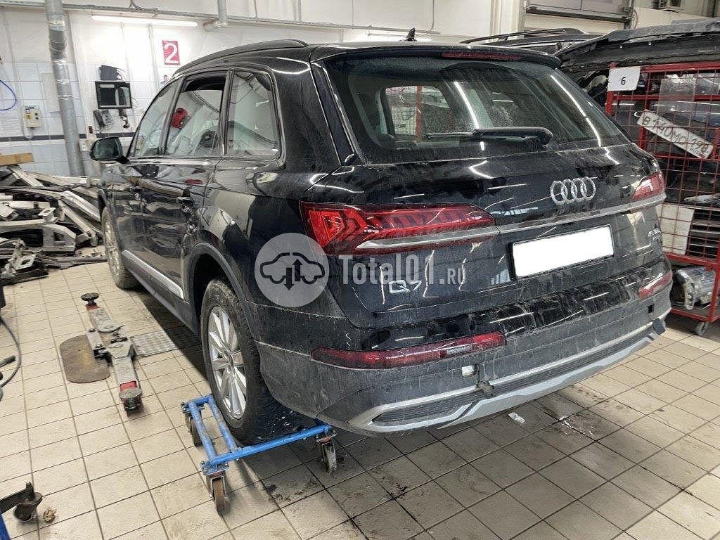 Фото Audi Q7 36