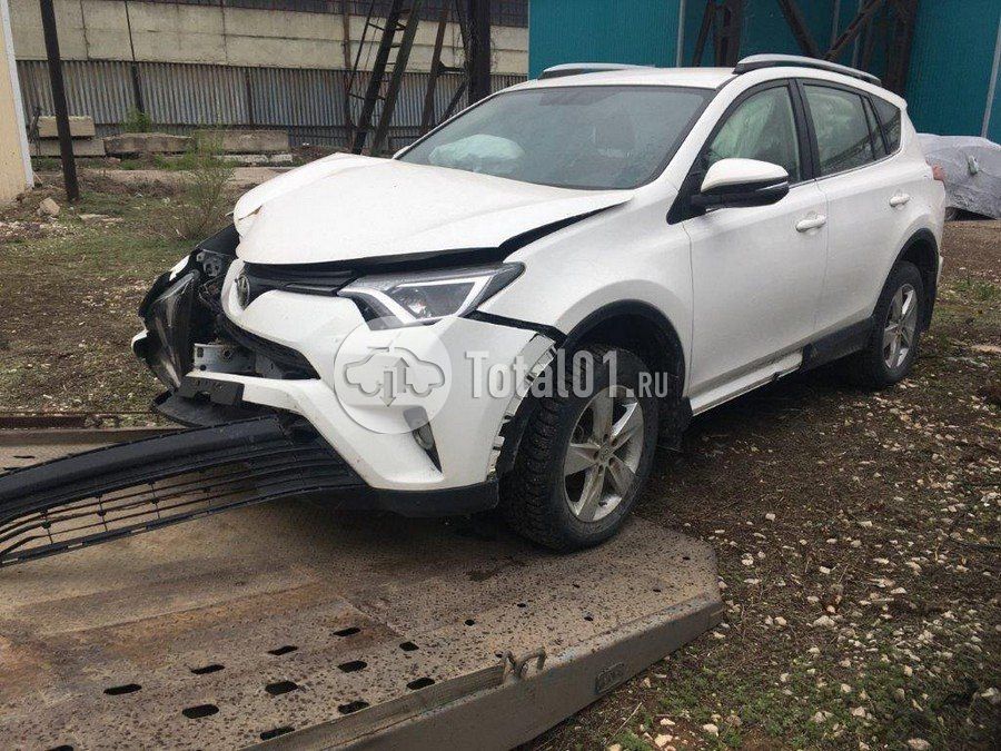 Фото Toyota RAV4 2