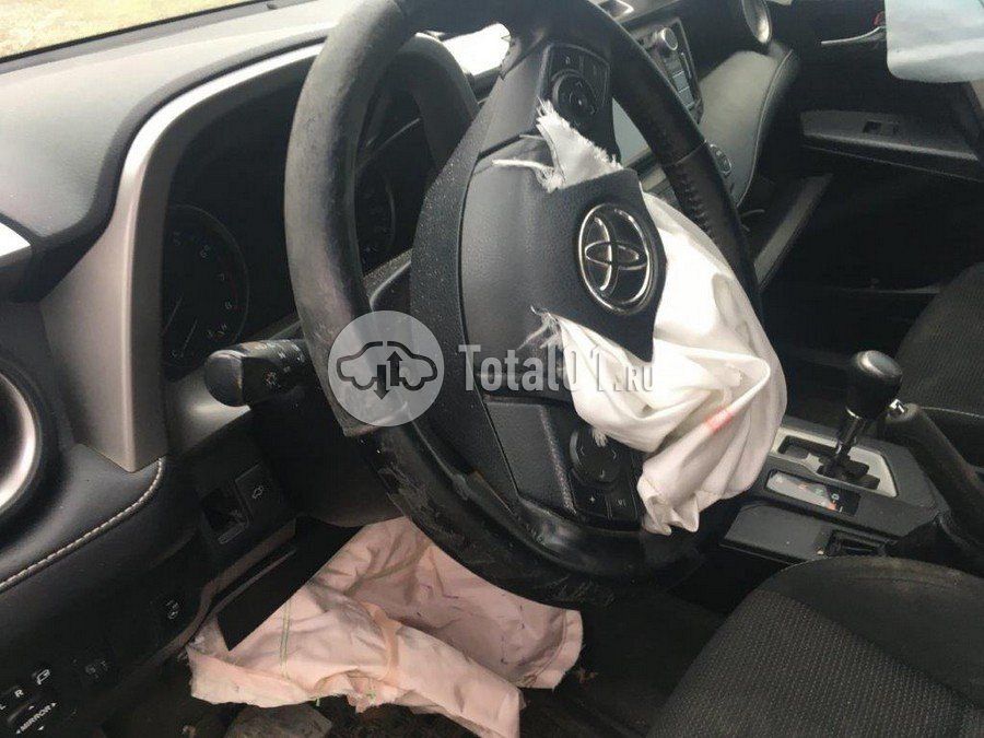 Фото Toyota RAV4 156
