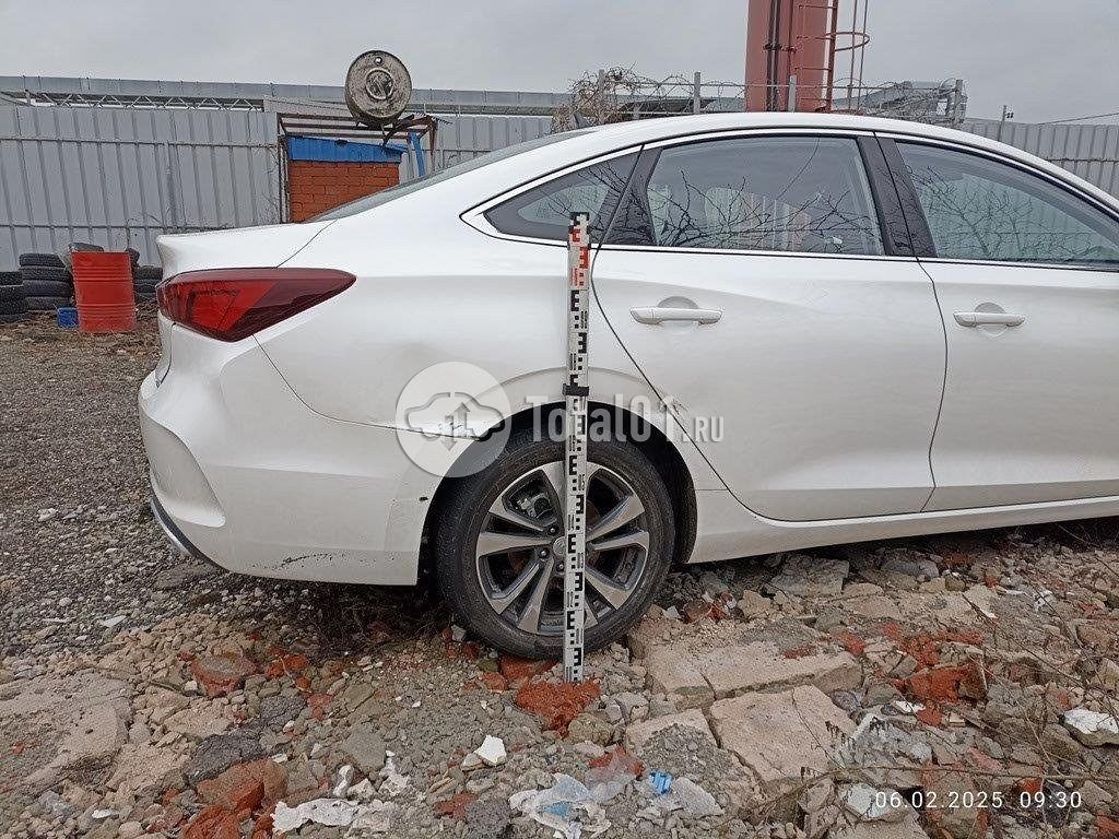 Фото Changan Eado 10