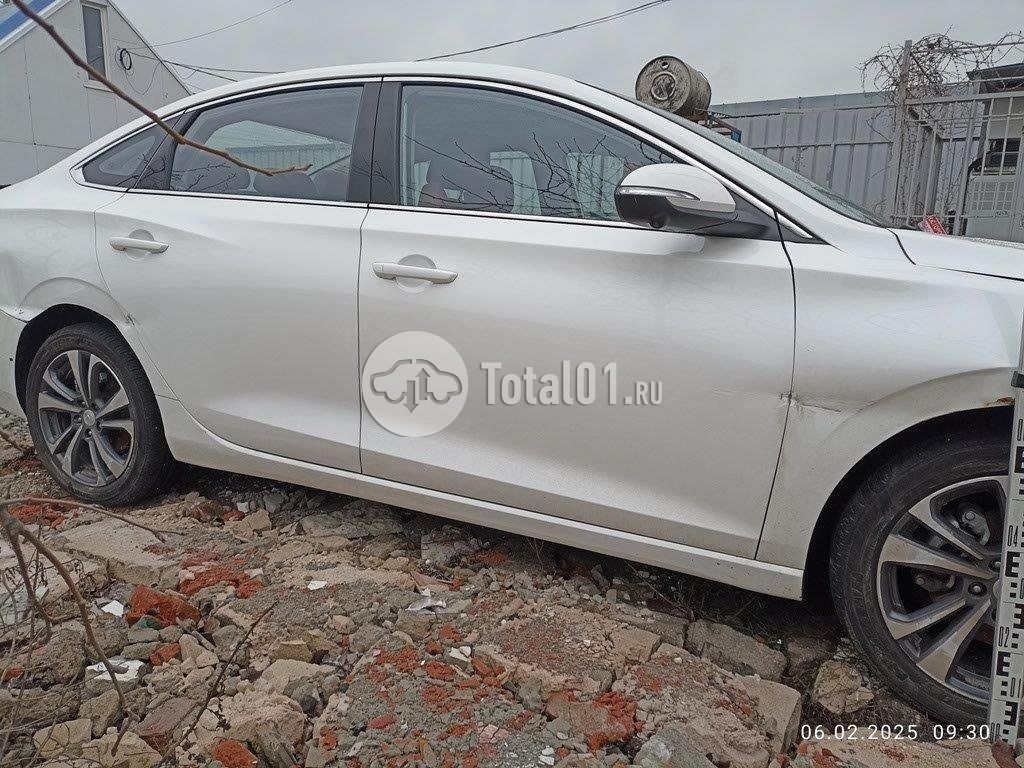 Фото Changan Eado 12