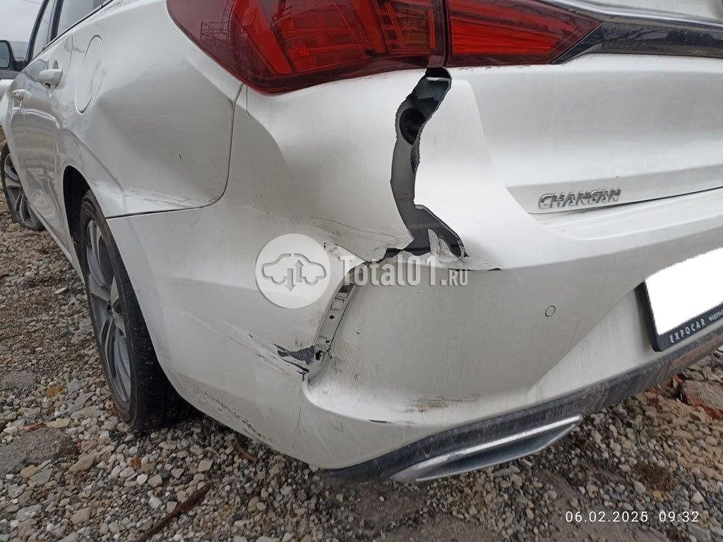 Фото Changan Eado 68
