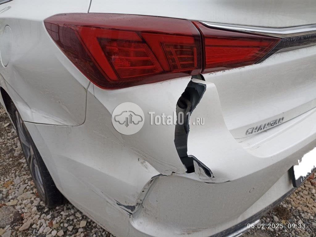 Фото Changan Eado 72