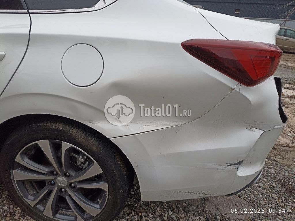 Фото Changan Eado 108