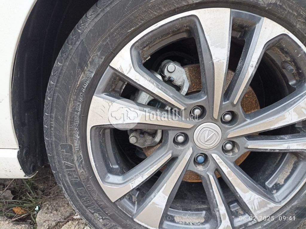 Фото Changan Eado 302