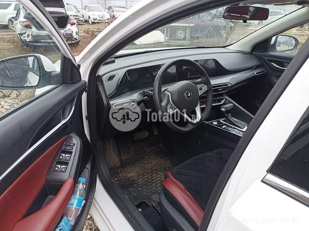 Фото Changan Eado 338