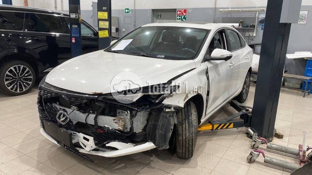 Фото Changan Eado 356