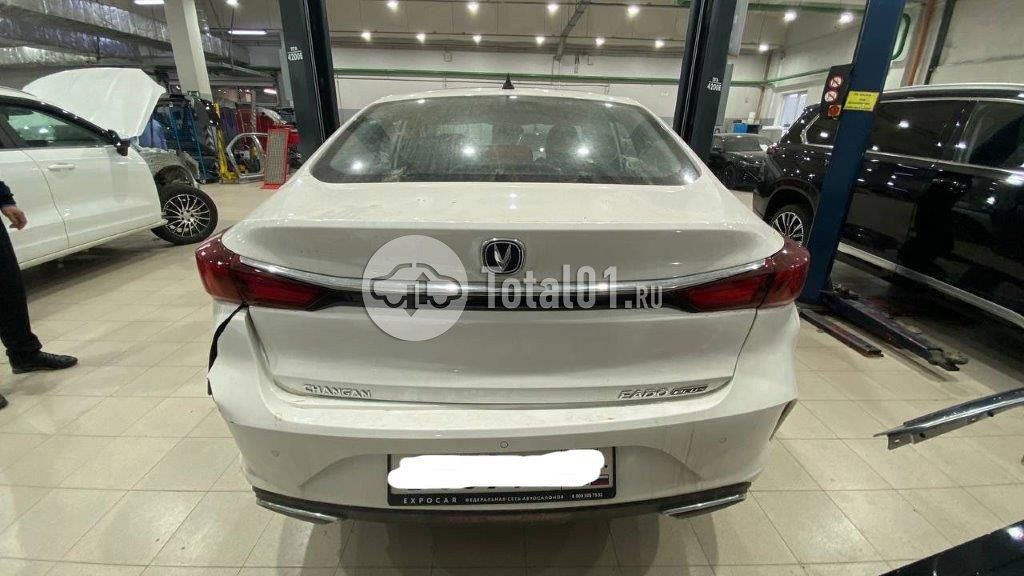 Фото Changan Eado 360