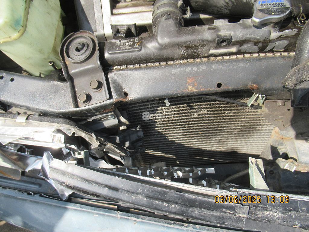 Фото Mitsubishi Diamante 112