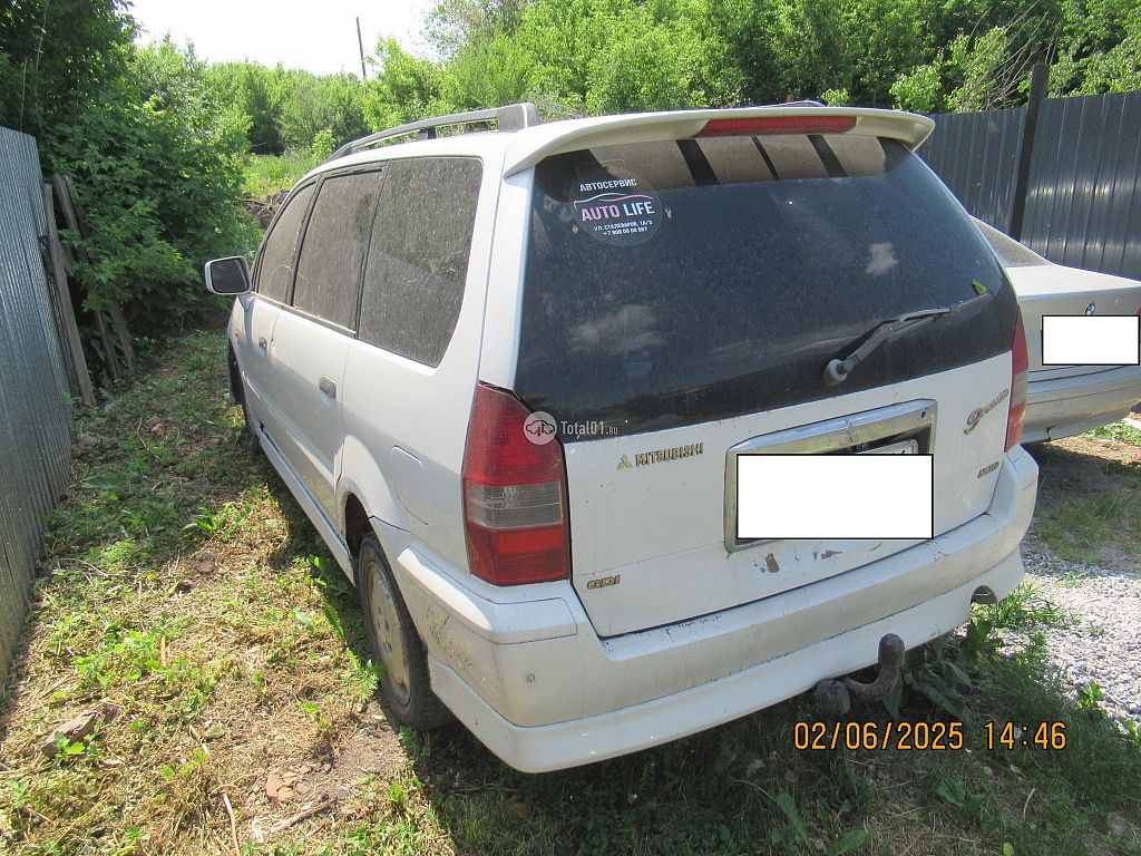 Фото Mitsubishi Chariot Grandis 12