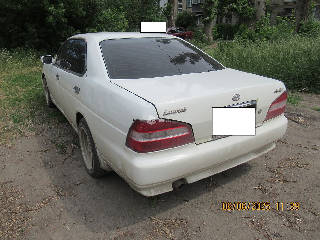Фото Nissan Laurel 10