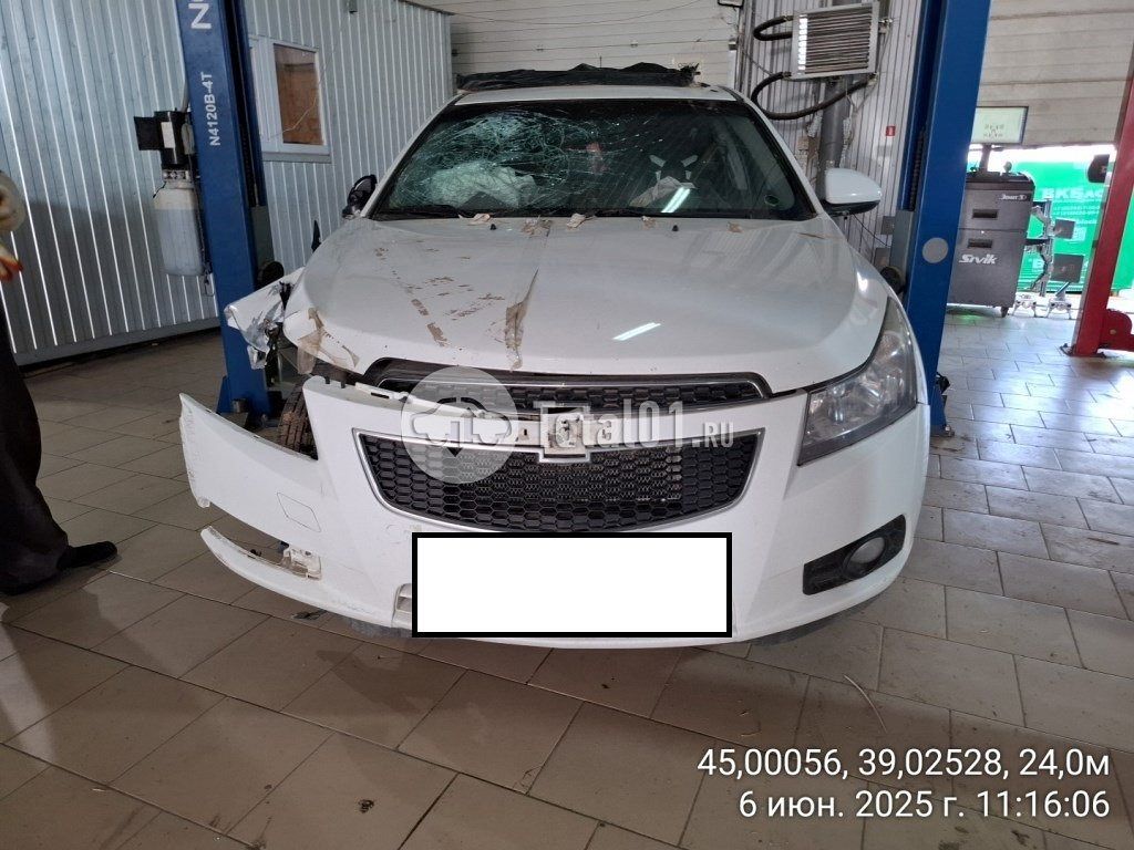 Фото Chevrolet Cruze 8