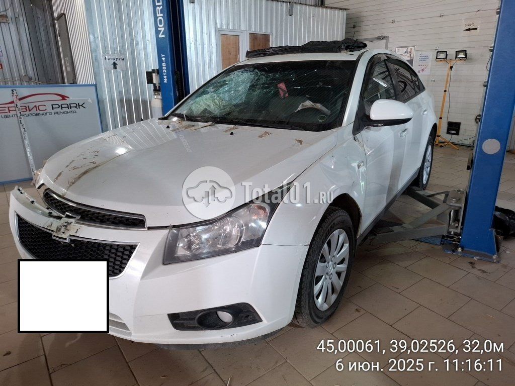 Фото Chevrolet Cruze 10