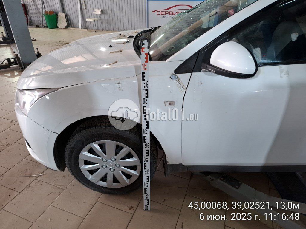 Фото Chevrolet Cruze 16