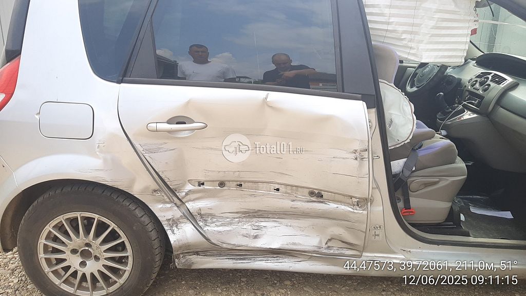 Фото Renault Scenic 16