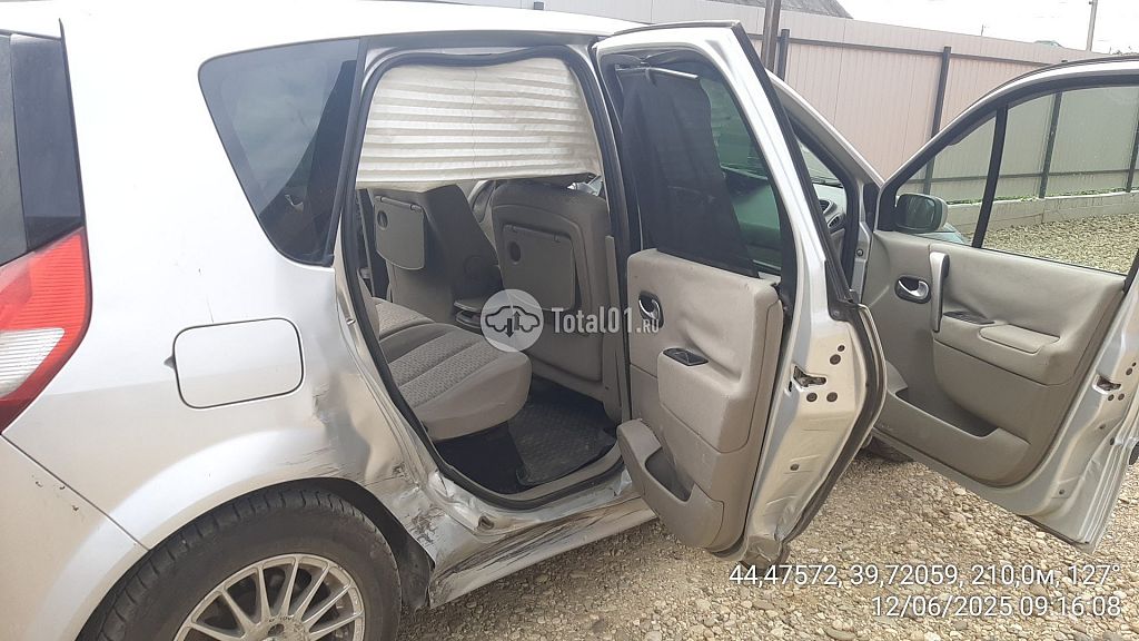 Фото Renault Scenic 30