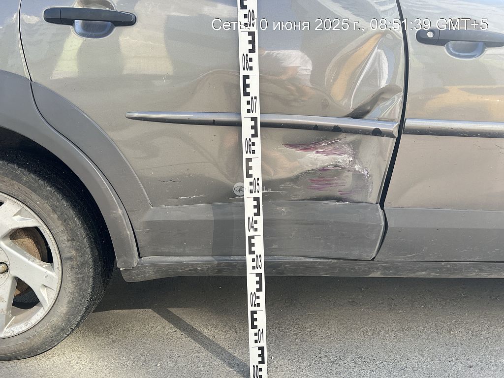 Фото Pontiac Vibe 12