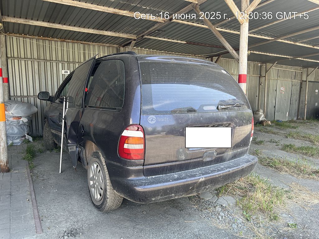 Фото Chrysler Voyager 4