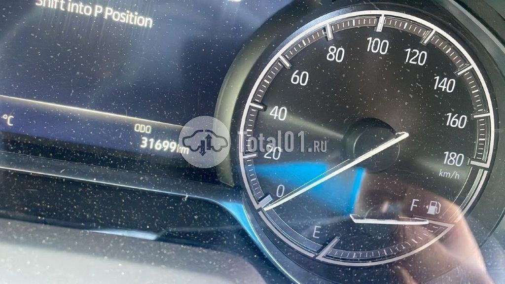 Фото Toyota Harrier 108
