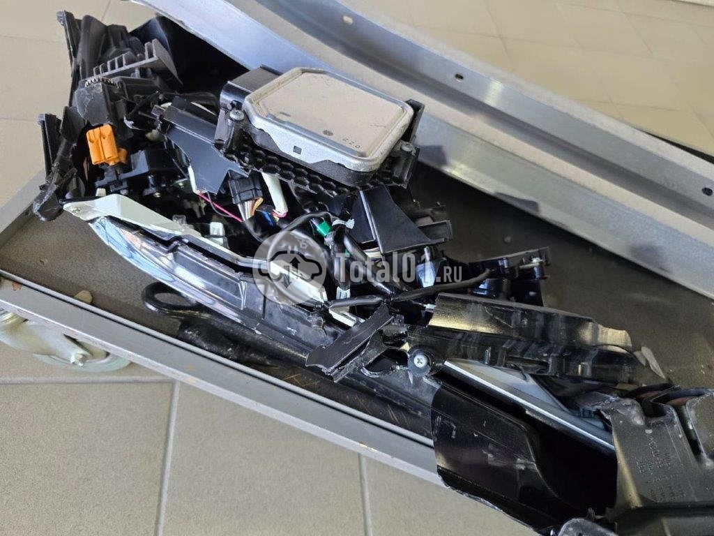 Фото Toyota Harrier 330