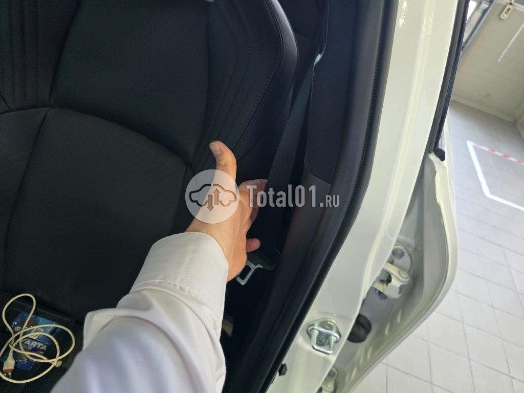 Фото Toyota Harrier 374