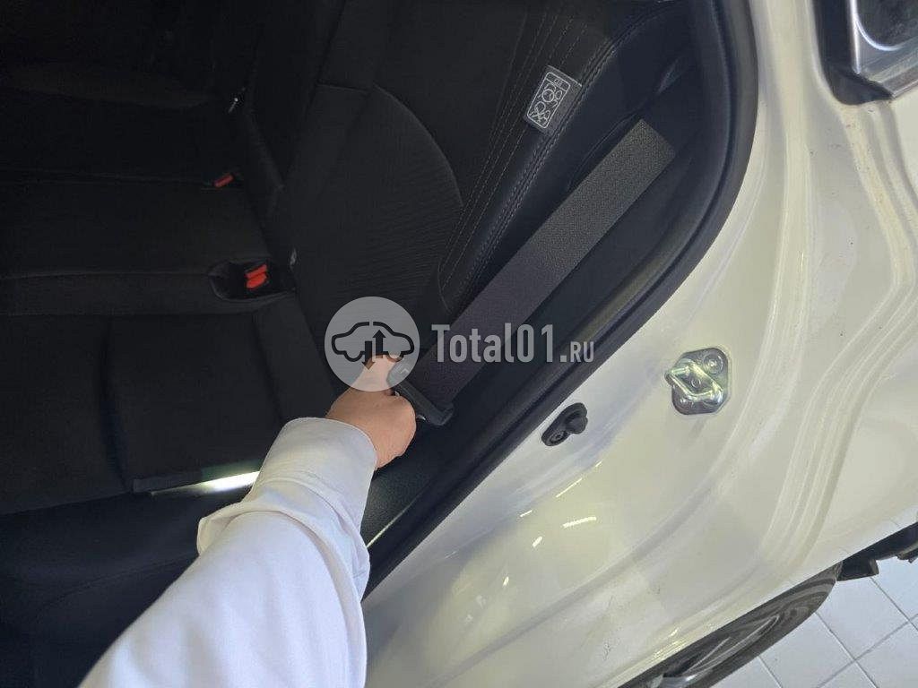 Фото Toyota Harrier 378