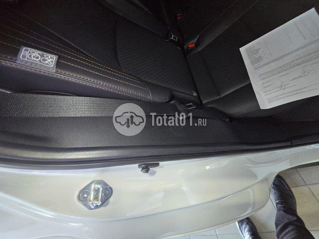 Фото Toyota Harrier 430