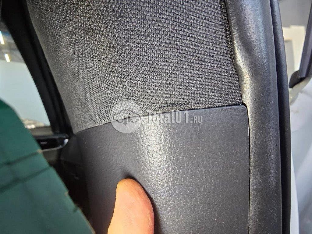 Фото Toyota Harrier 440