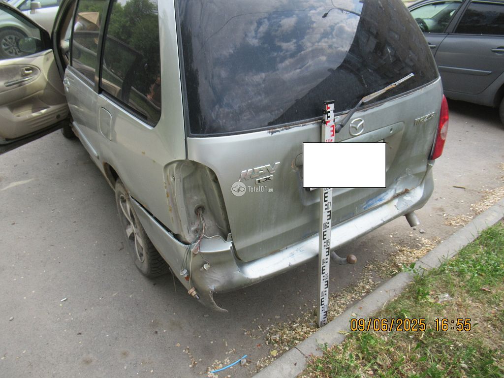 Фото Mazda MPV 14