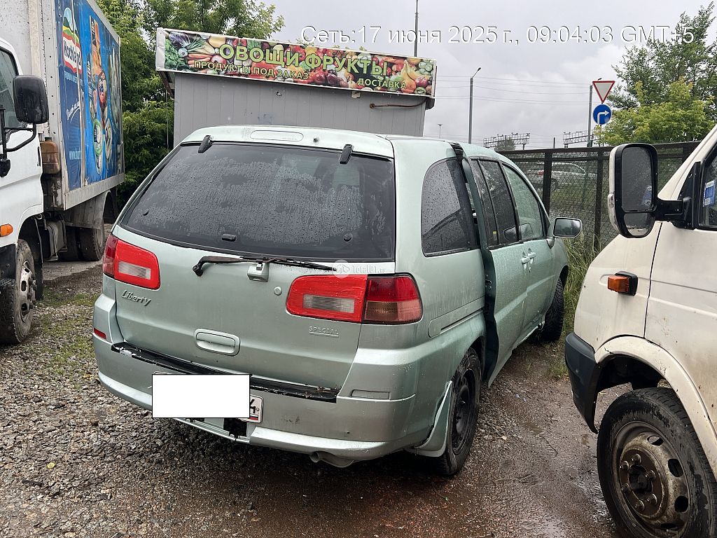 Фото Nissan Liberty 2