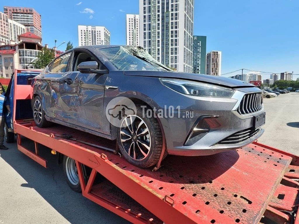 Фото JAC J7 2