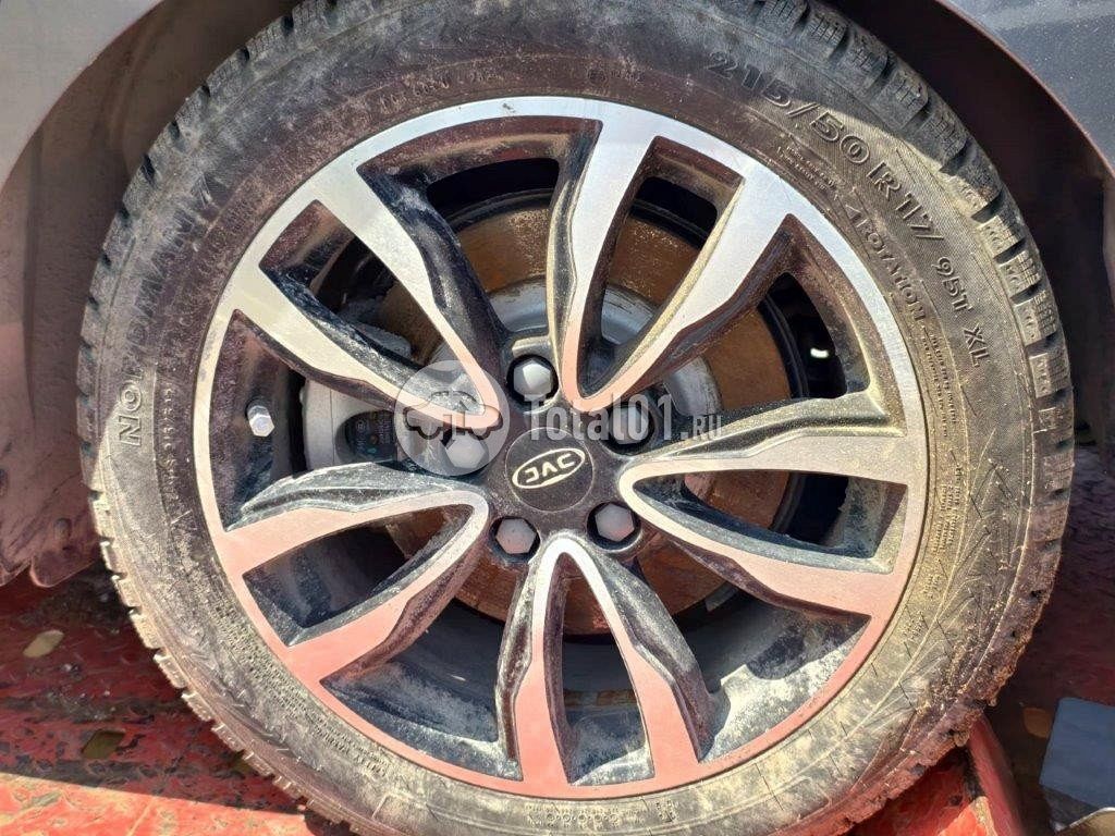 Фото JAC J7 26