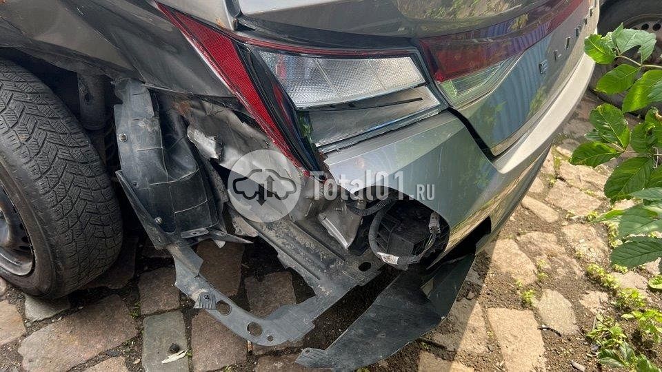 Фото Hyundai Elantra 12