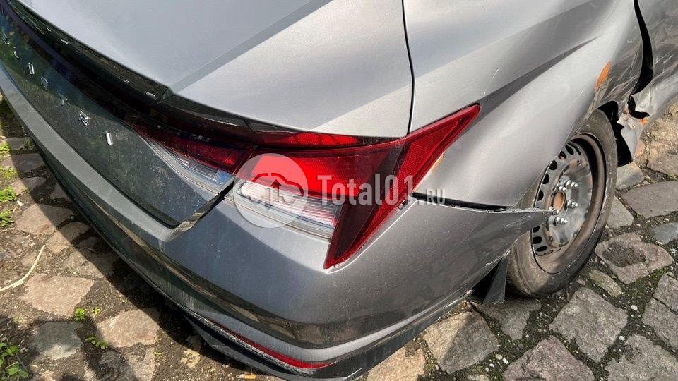 Фото Hyundai Elantra 16