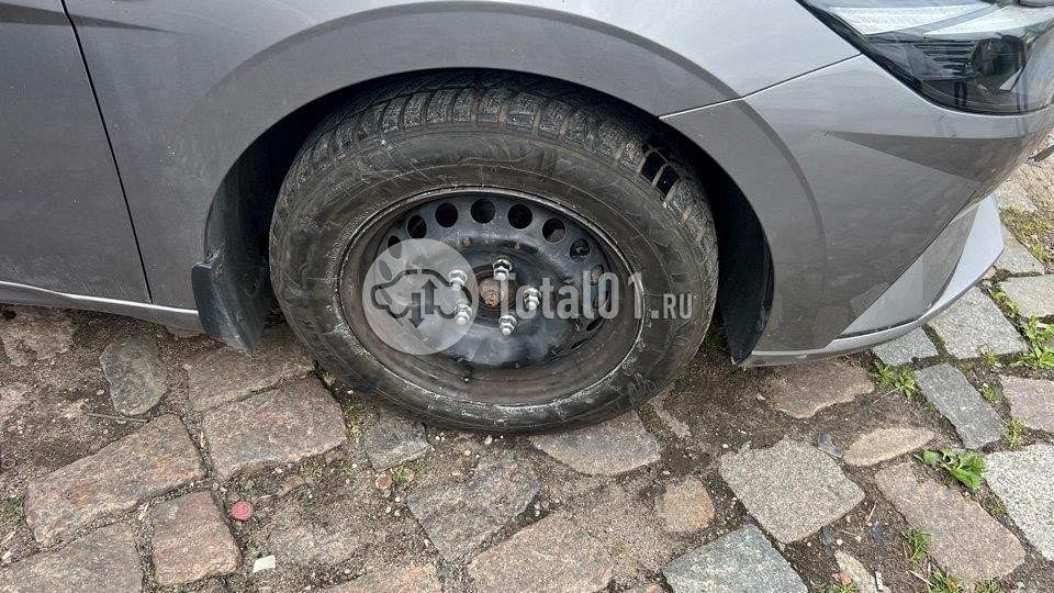 Фото Hyundai Elantra 26
