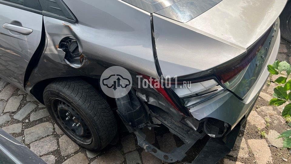 Фото Hyundai Elantra 32