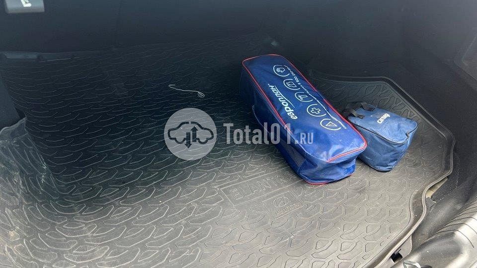 Фото Hyundai Elantra 90