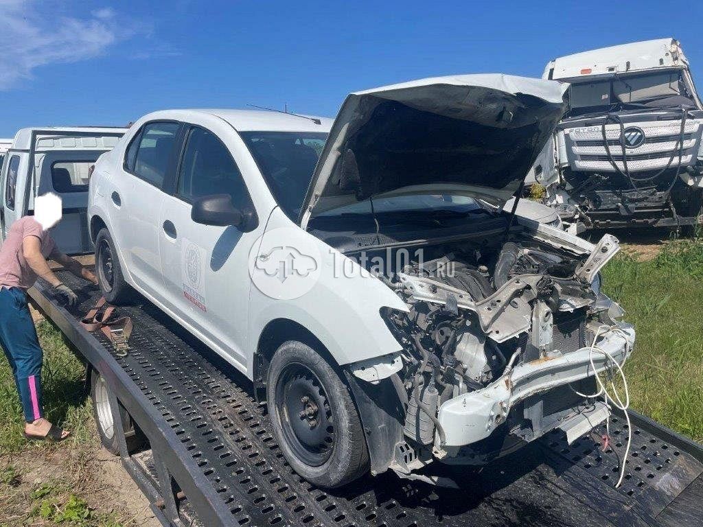 Фото Renault Logan 6