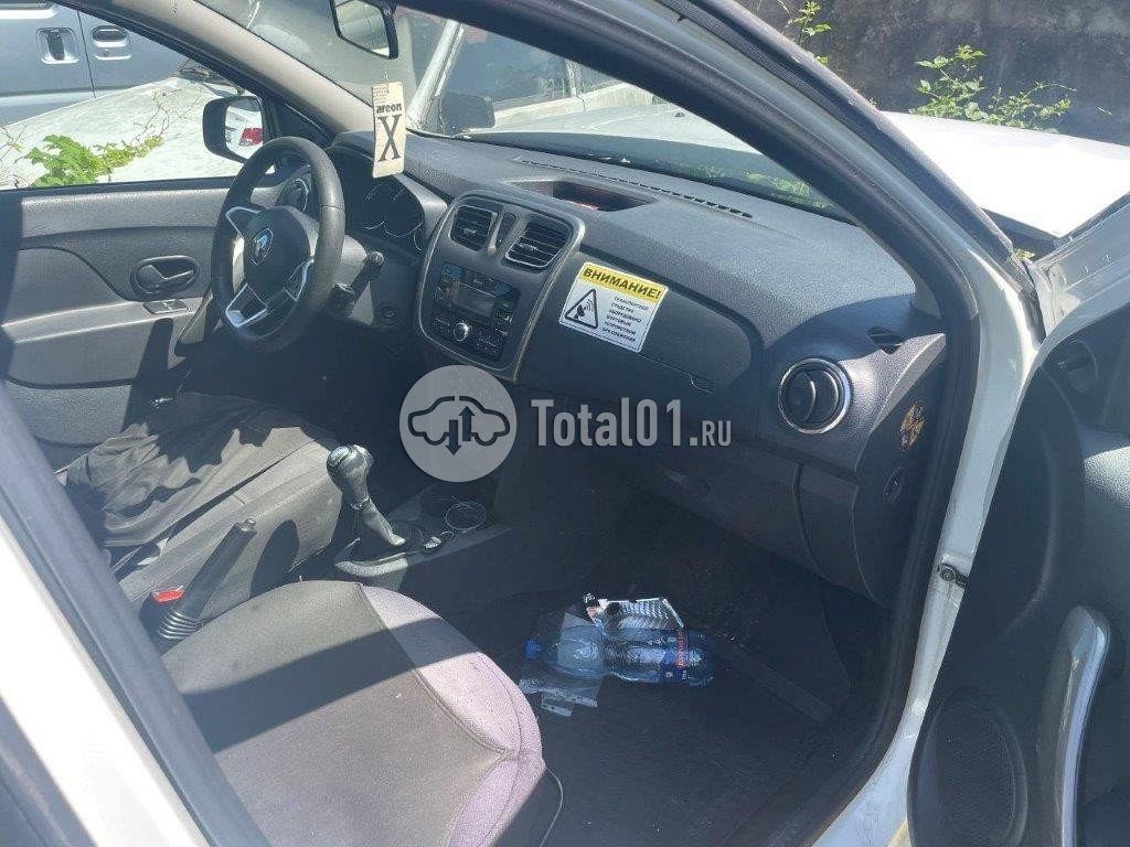 Фото Renault Logan 10