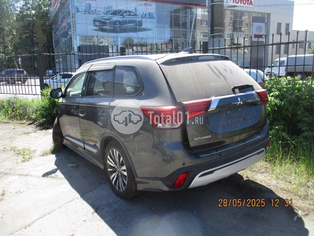 Фото Mitsubishi Outlander 14