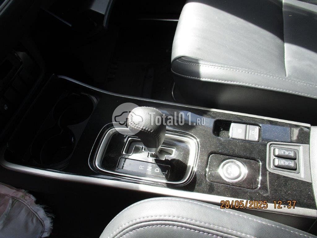 Фото Mitsubishi Outlander 170
