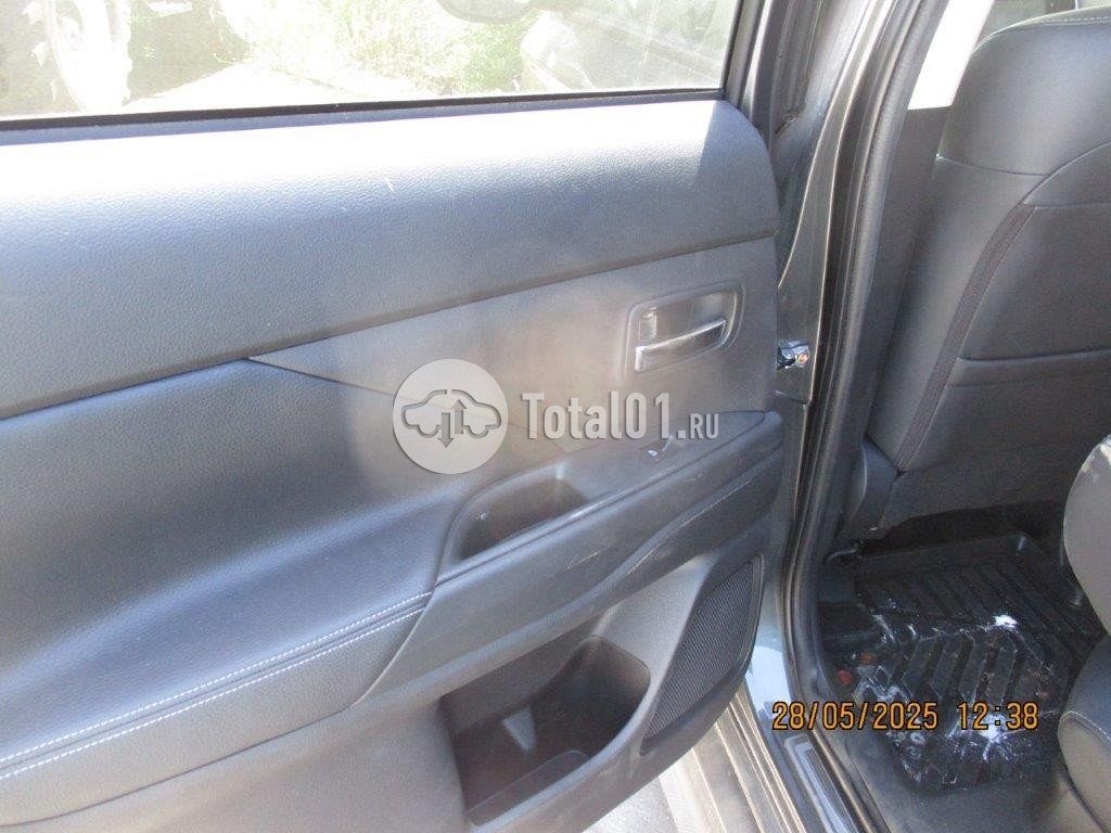 Фото Mitsubishi Outlander 196