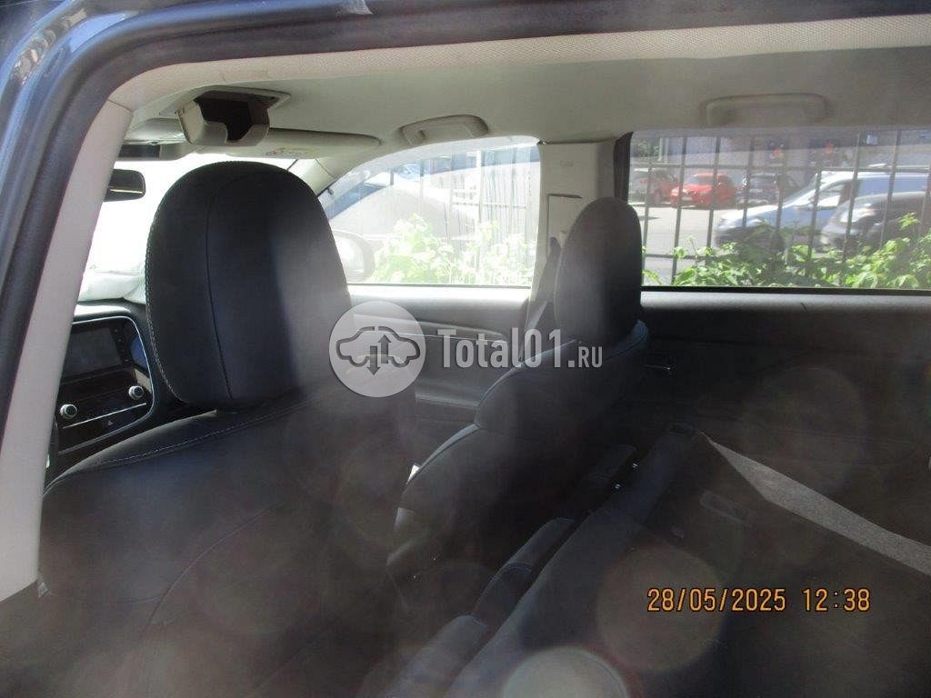 Фото Mitsubishi Outlander 200